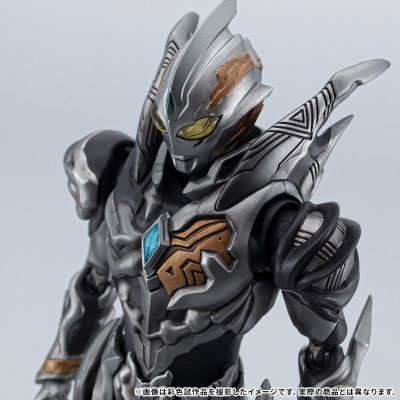 S.H.Figuarts 特利迦奥特曼 黑暗特利迦