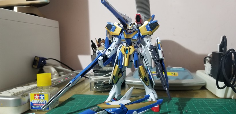 MG 1/100   V2高达突击爆击型 Ka版