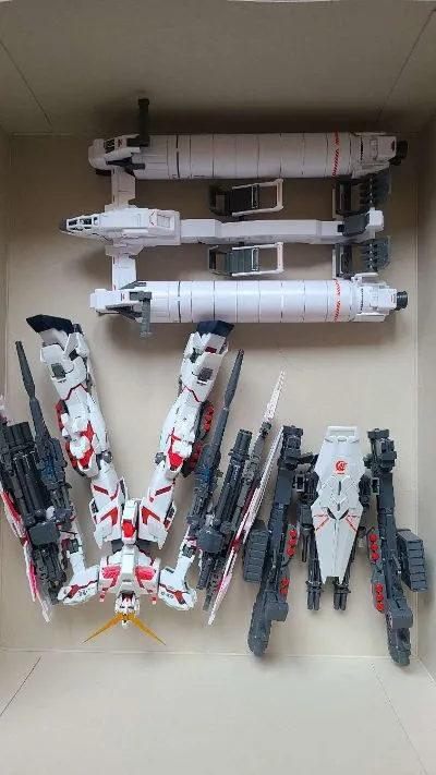 MG 机动战士高达UC RX-0 全装甲独角兽高达 Red Psycoframe ver. 