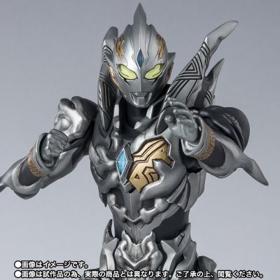 S.H.Figuarts 特利迦奥特曼 黑暗特利迦