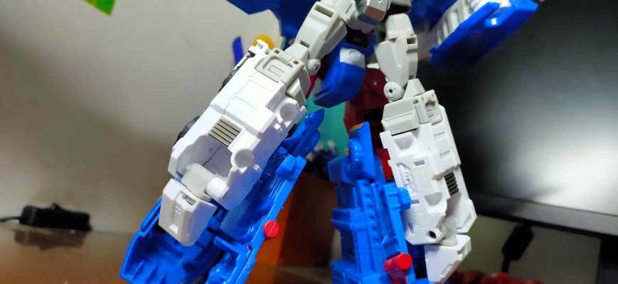 变形金刚レジェンズ LG14 ウルトラマグナス