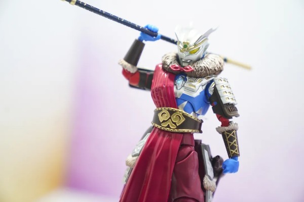 S.H.Figuarts  悟空战袍·赛罗奥特曼