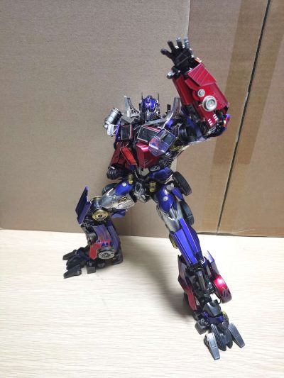 3Z0163 DLX 变形金刚：复仇之战 擎天柱