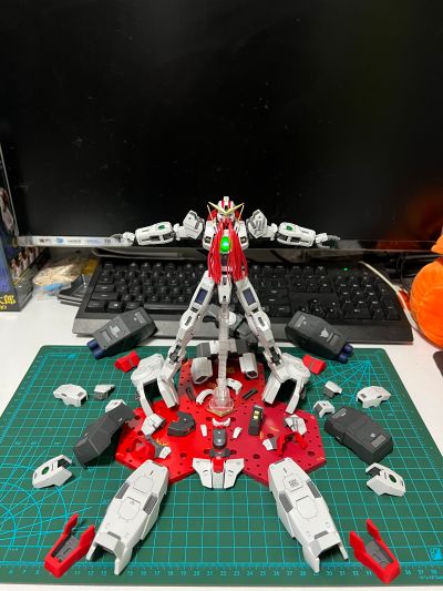 MG 1/100  能天使高达 启动形态