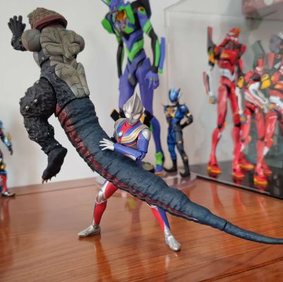S.H.Figuarts  哥尔赞
