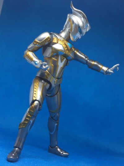 S.H.Figuarts  终极赛罗闪耀型