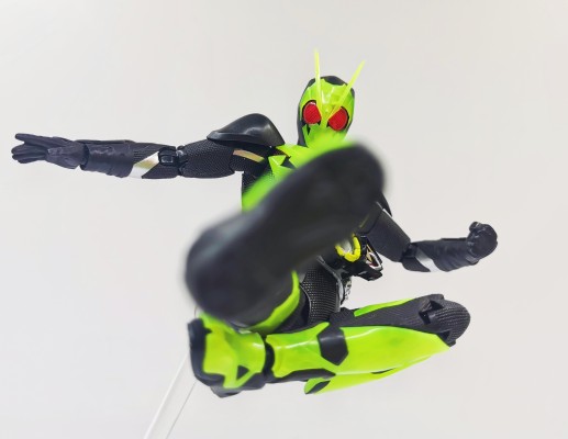 一番赏  S.H.Figuarts 假面骑士  B奖 假面骑士零一 高跃飞蝗 透明黄