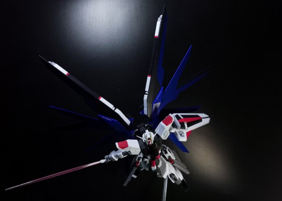 ROBOT魂〈机动战士系列〉   自由高达 (特别配色版)