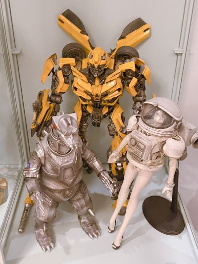 3Z0164 DLX 变形金刚:最后的骑士 大黄蜂