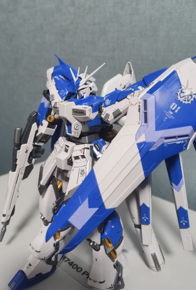RG 1/144  Hi-ν高达
