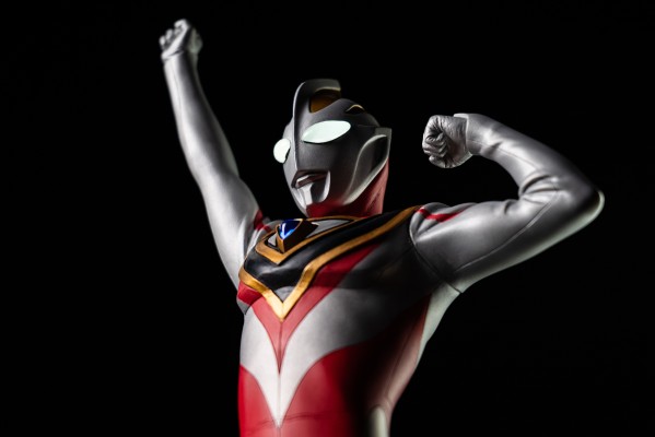 真的杰作系列PLUS 盖亚奥特曼V2 登场造型