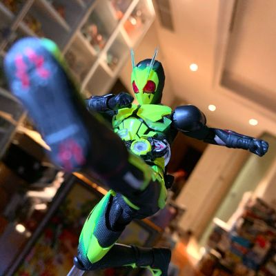 S.H.Figuarts 假面骑士零一 假面骑士零一 觉悟飞蝗