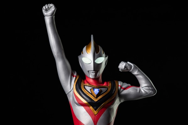 真的杰作系列PLUS 盖亚奥特曼V2 登场造型