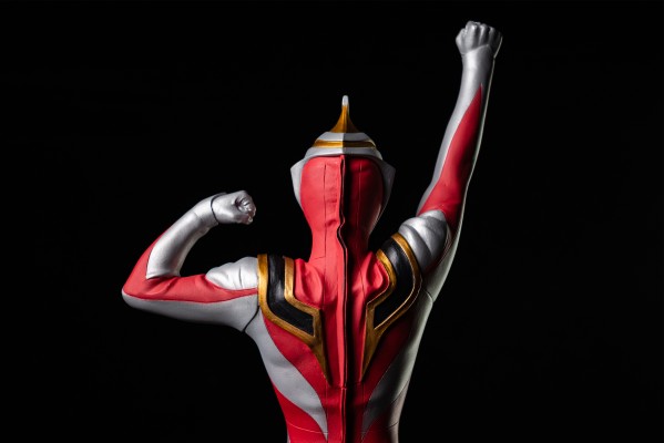 真的杰作系列PLUS 盖亚奥特曼V2 登场造型