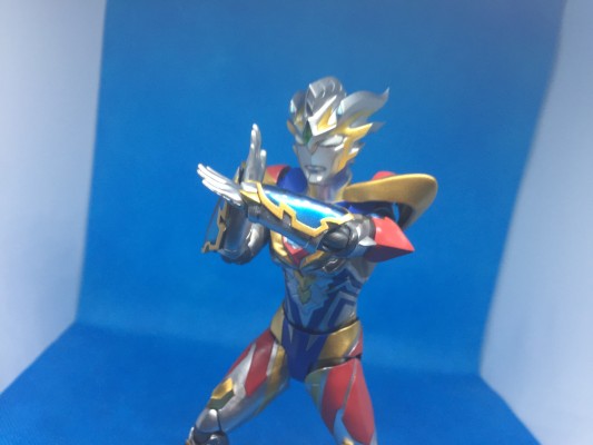 S.H.Figuarts  泽塔奥特曼 德尔塔天爪