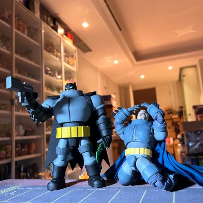 MAFEX No.146 蝙蝠侠 黑暗骑士归来 重甲蝙蝠侠