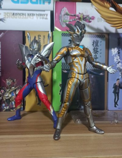 S.H.Figuarts  终极赛罗闪耀型