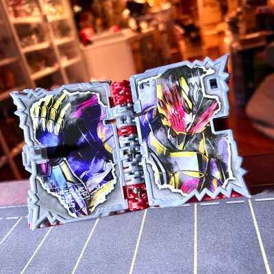 假面骑士圣刃 DX全知全能之力 与 魔导奇幻驱动书 加  破灭驱动器腰带