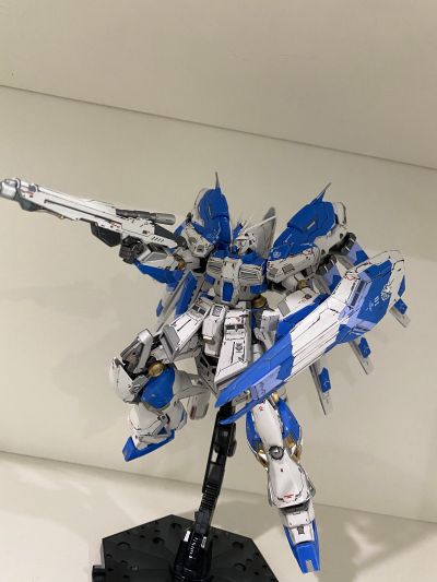 RG 1/144  Hi-ν高达