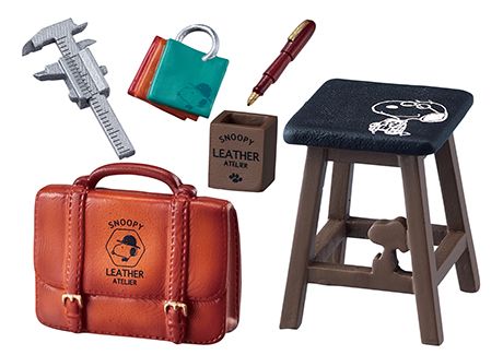 花生漫画  史努比的皮革工作室