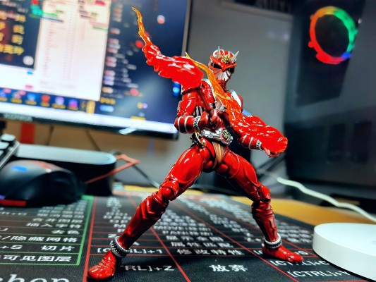 S.H.Figuarts（真骨雕制法）假面骑士响鬼红