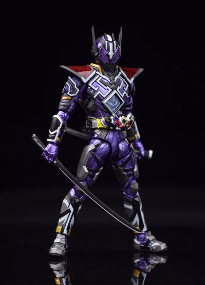 S.H.Figuarts 假面骑士零一 外传 假面骑士灭亡迅雷 假面骑士灭亡迅雷
