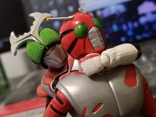 S.H.Figuarts  假面骑士强人+甲律摩托（暂译）