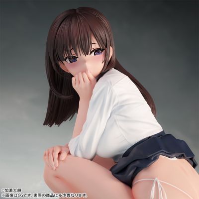 蹲下的JK