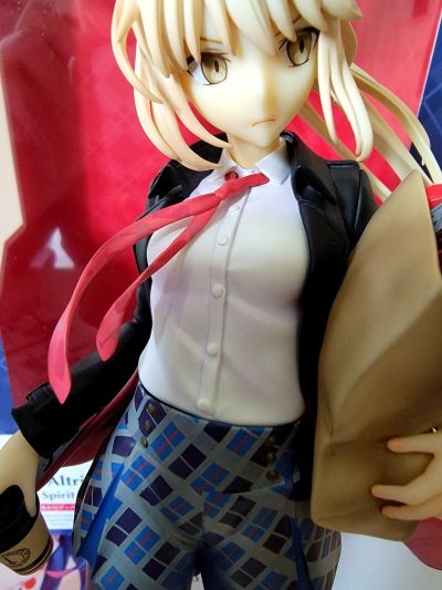 命运-冠位指定 剑士-阿尔托莉雅·潘德拉贡 [Alter] 英灵旅装版