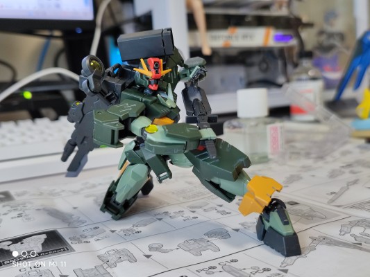 HG 1/144  量子型00指挥官高达