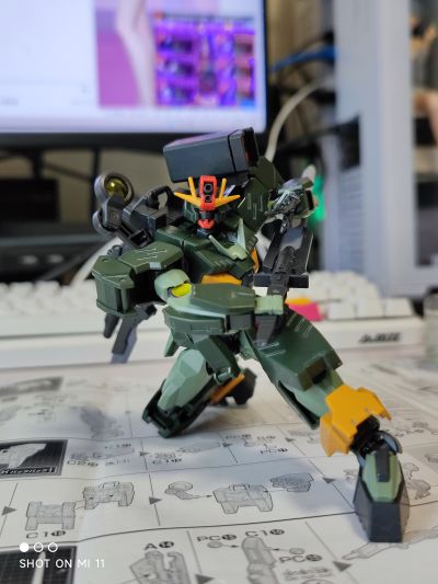 HG 1/144  量子型00指挥官高达