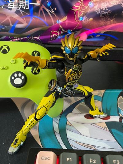 S.H.Figuarts(真骨雕制法) 假面骑士欧兹 假面骑士欧兹 狮虎豹联组