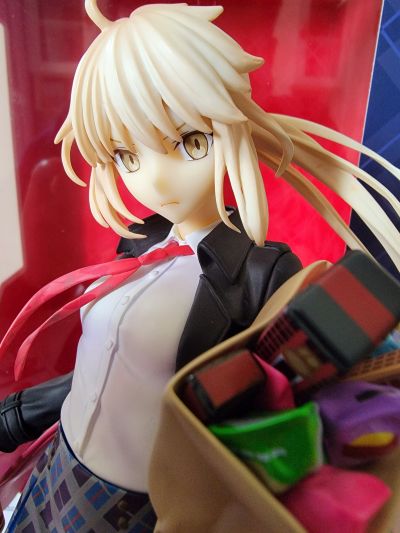 命运-冠位指定 剑士-阿尔托莉雅·潘德拉贡 [Alter] 英灵旅装版