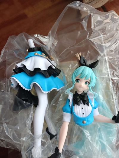 艺术家杰作  初音未来 爱丽丝公主