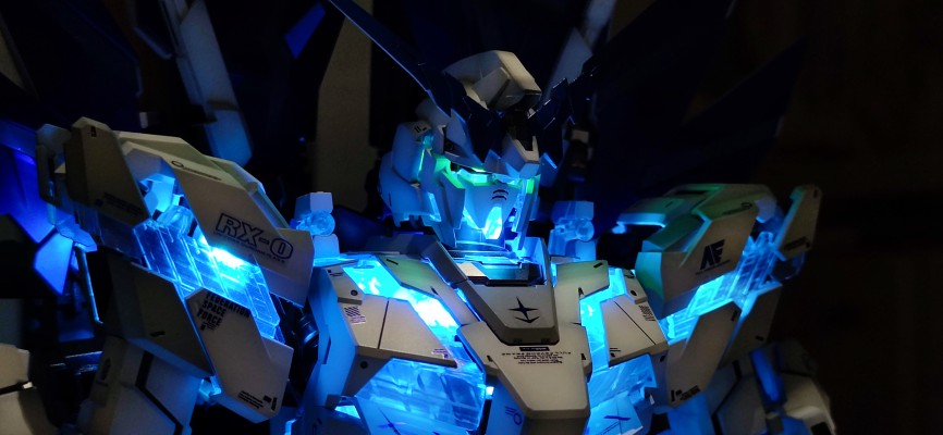 PG 1/60  完美独角兽高达