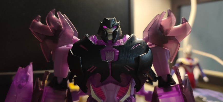 变形金刚プライム AM-33 ファ伊娜尔娃トル メガ特朗