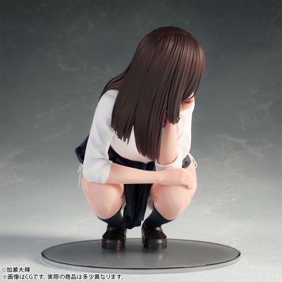 蹲下的JK