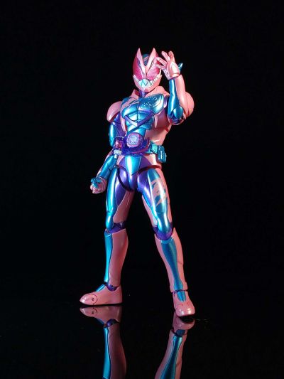 S.H.Figuarts  假面骑士利维 暴龙基因