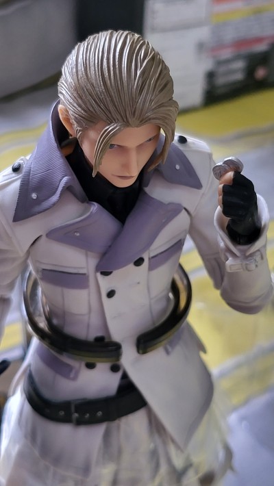 PlayArts改 最终幻想VII 重制版 雷诺