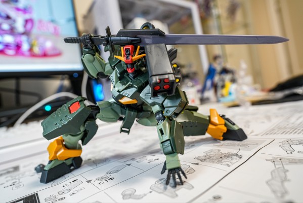 HG 1/144  量子型00指挥官高达