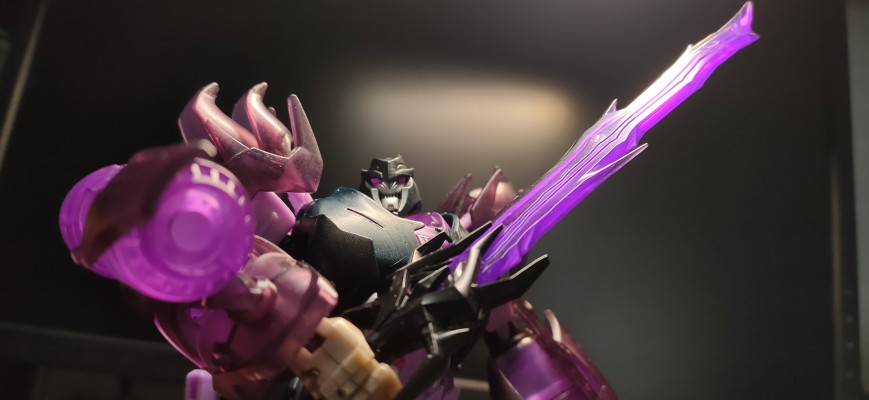 变形金刚プライム AM-33 ファ伊娜尔娃トル メガ特朗