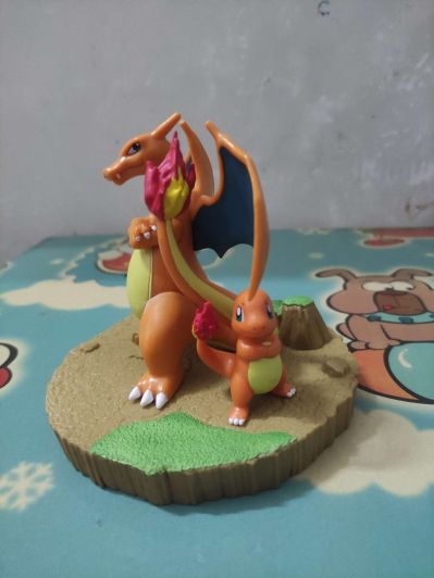 精灵宝可梦 来瞧瞧尾巴吧! 小火龙 与 喷火龙