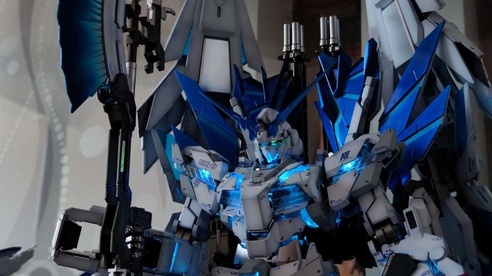 PG 1/60  完美独角兽高达