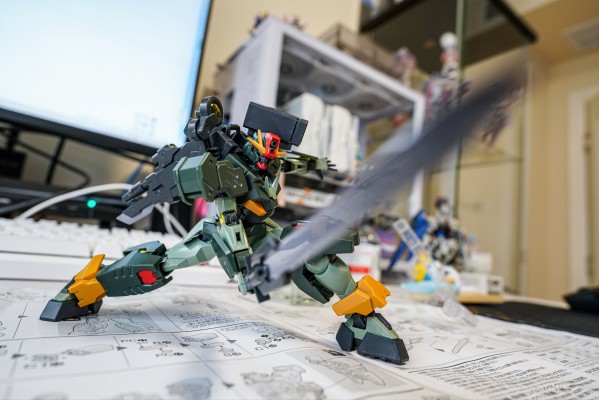 HG 1/144  量子型00指挥官高达