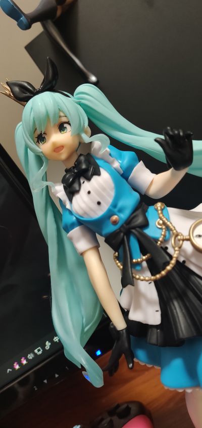 艺术家杰作  初音未来 爱丽丝公主