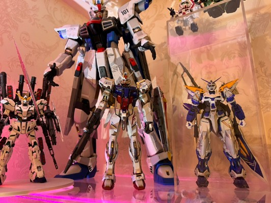 METAL BUILD 机动战士高达SEED GAT-X105 强袭高达  -METAL BUILD系列10周年纪念版-