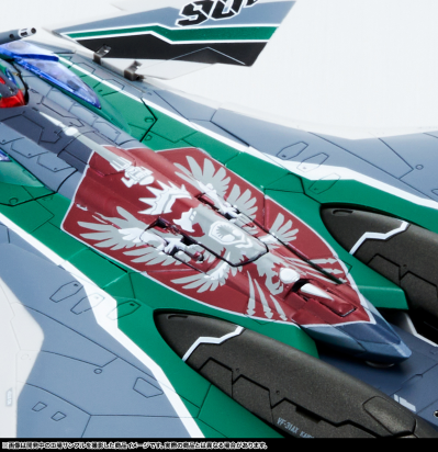 DX超合金   超时空要塞DELTA  绝对LIVE  VF-31AX 卡伊洛斯 进阶型 (伯格·康瓦尔特专用机)