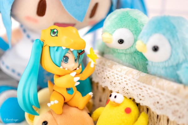 粘土人#1439  初音未来 数码宝贝20周年 亚古兽布偶装