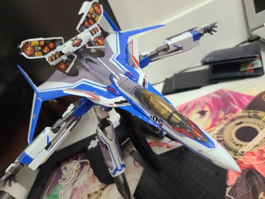 DX 超合金 超时空要塞DELTA 绝对LIVE VF-31J 齐格飞 疾风·伊梅尔曼专用机 【FAULD投影单元装备】