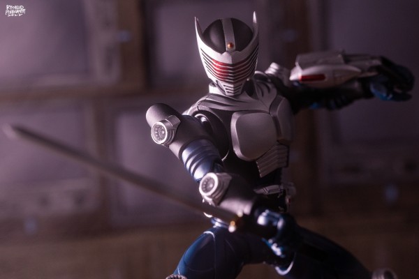 S.H.Figuarts  假面骑士龙骑 (空白体)